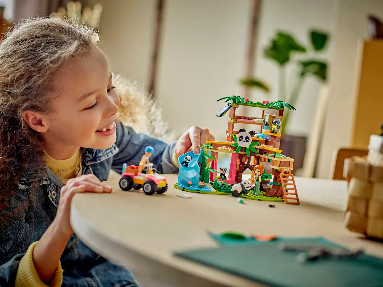 42648 Panda Sanctuary Animal Care