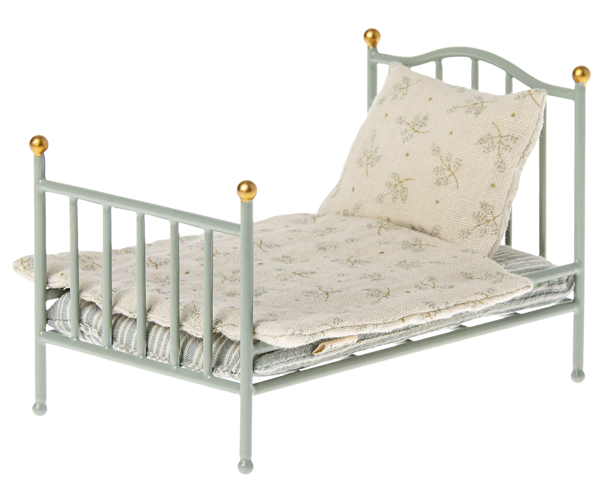 Maileg Vintage Mouse Bed in Mint