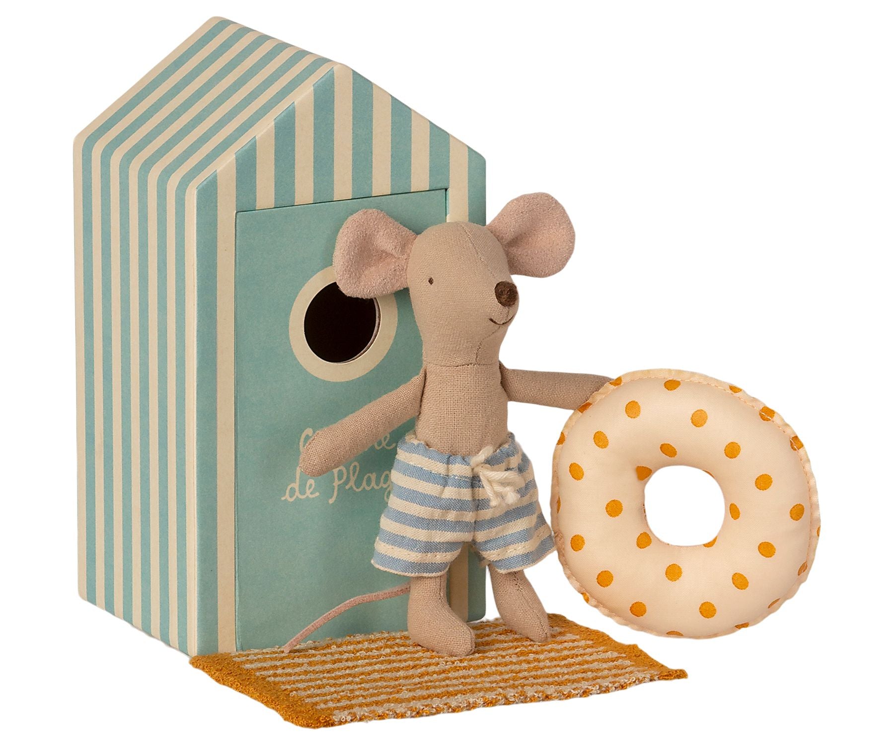 Little Brother in Cabin de Plage Beach Mice
