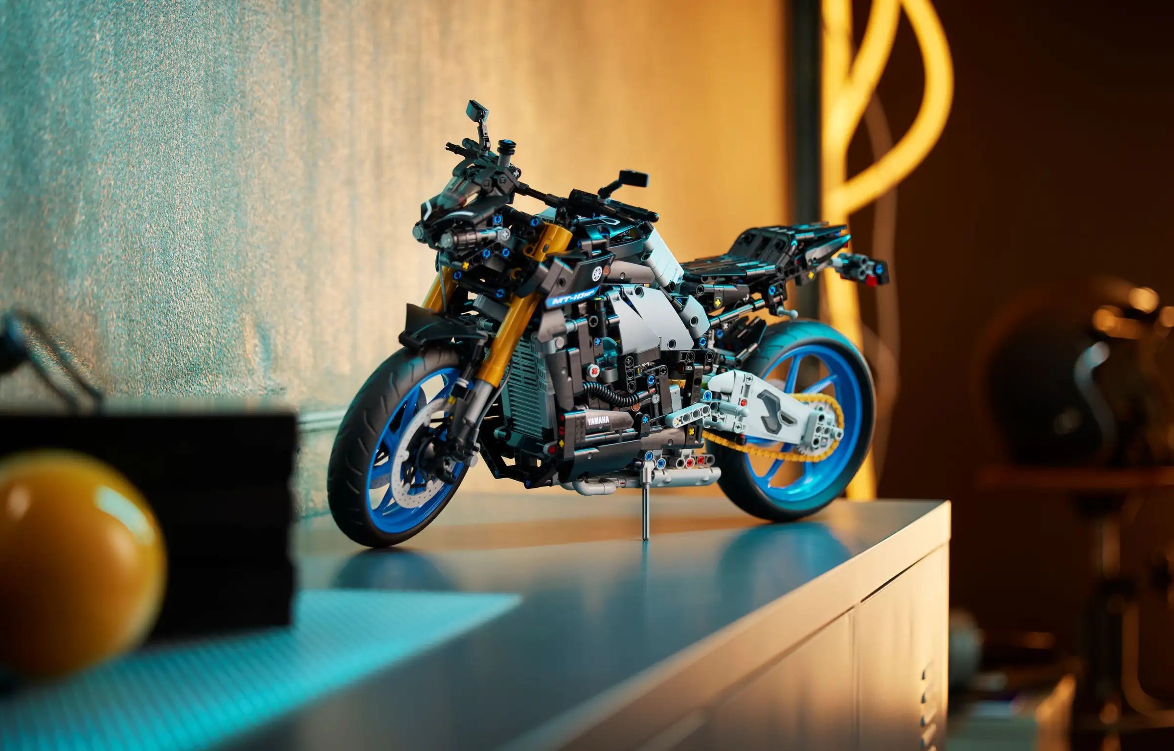 42159 Yamaha MT-10 SP — Piccolo Mondo Toys 42159 Yamaha MT-10 SP — Piccolo Mondo Toys
