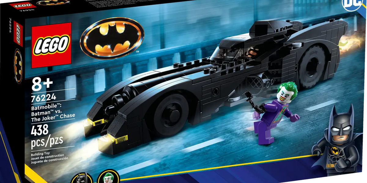 Köp LEGO Super Heroes DC 76224 Batmobile: Batman mot The Joker på