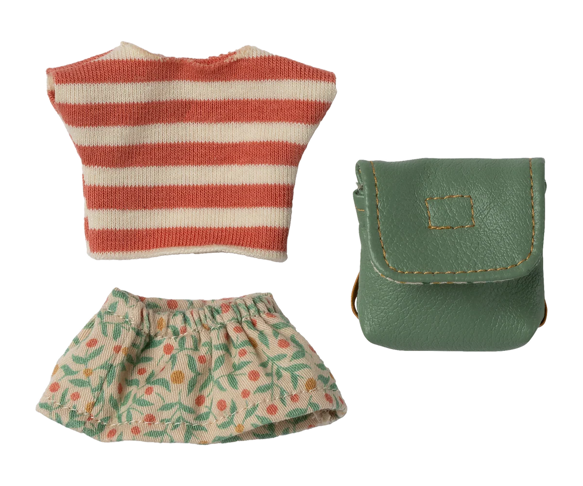 Big Sister Mouse Clothes & Green Bag