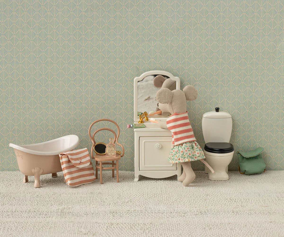 Big Sister Tricycle Mouse with Green Backpack