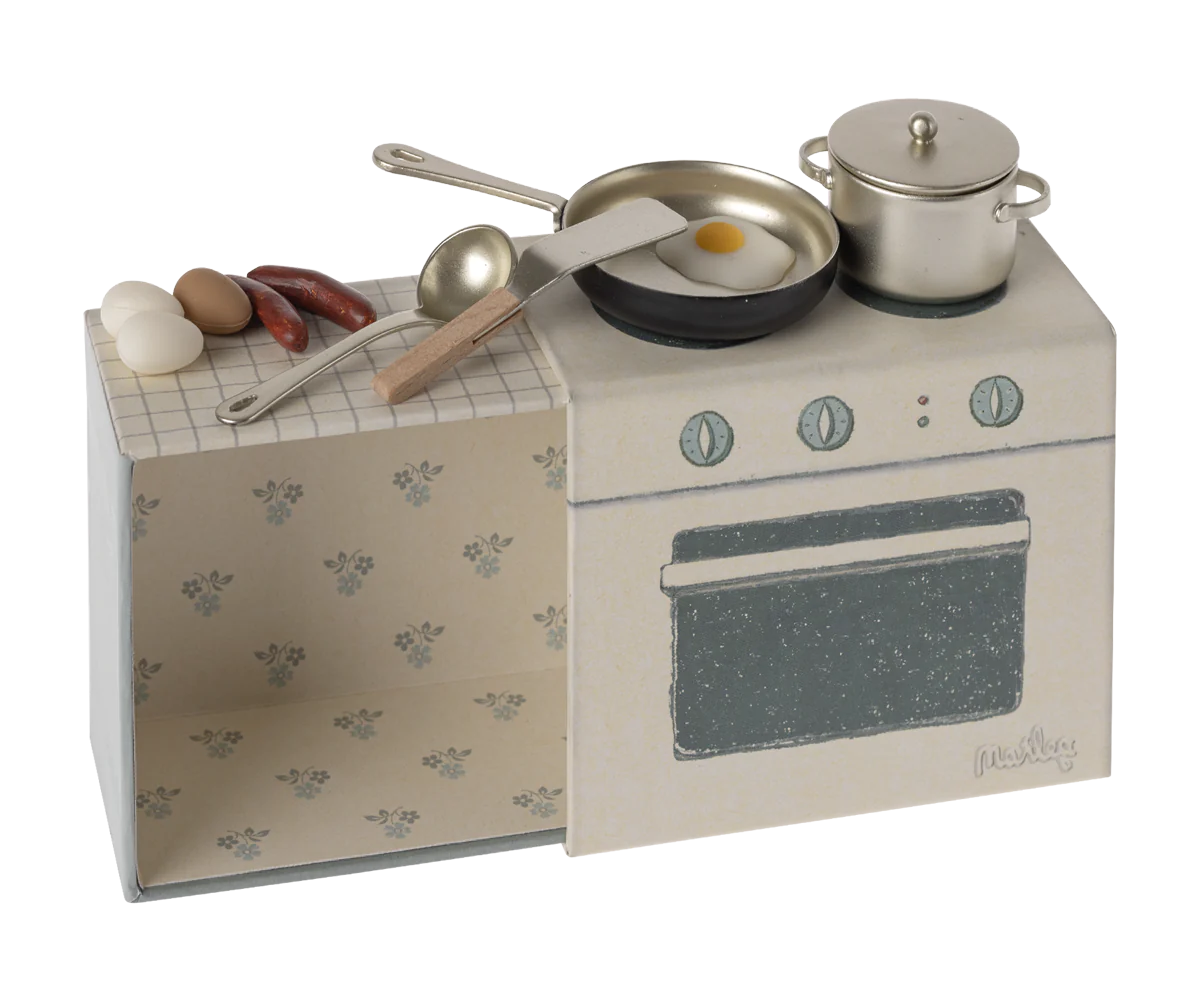 Maileg Cooking Set for Mouse