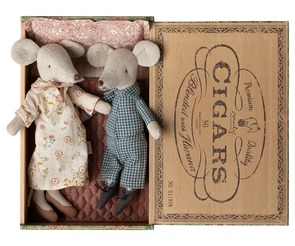Maileg Grandma & Grandpa Mice in Cigarbox