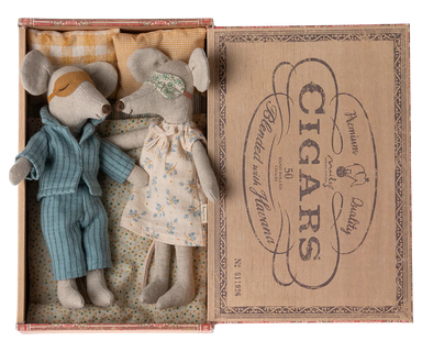 Maileg Mum & Dad Mice in Cigarbox