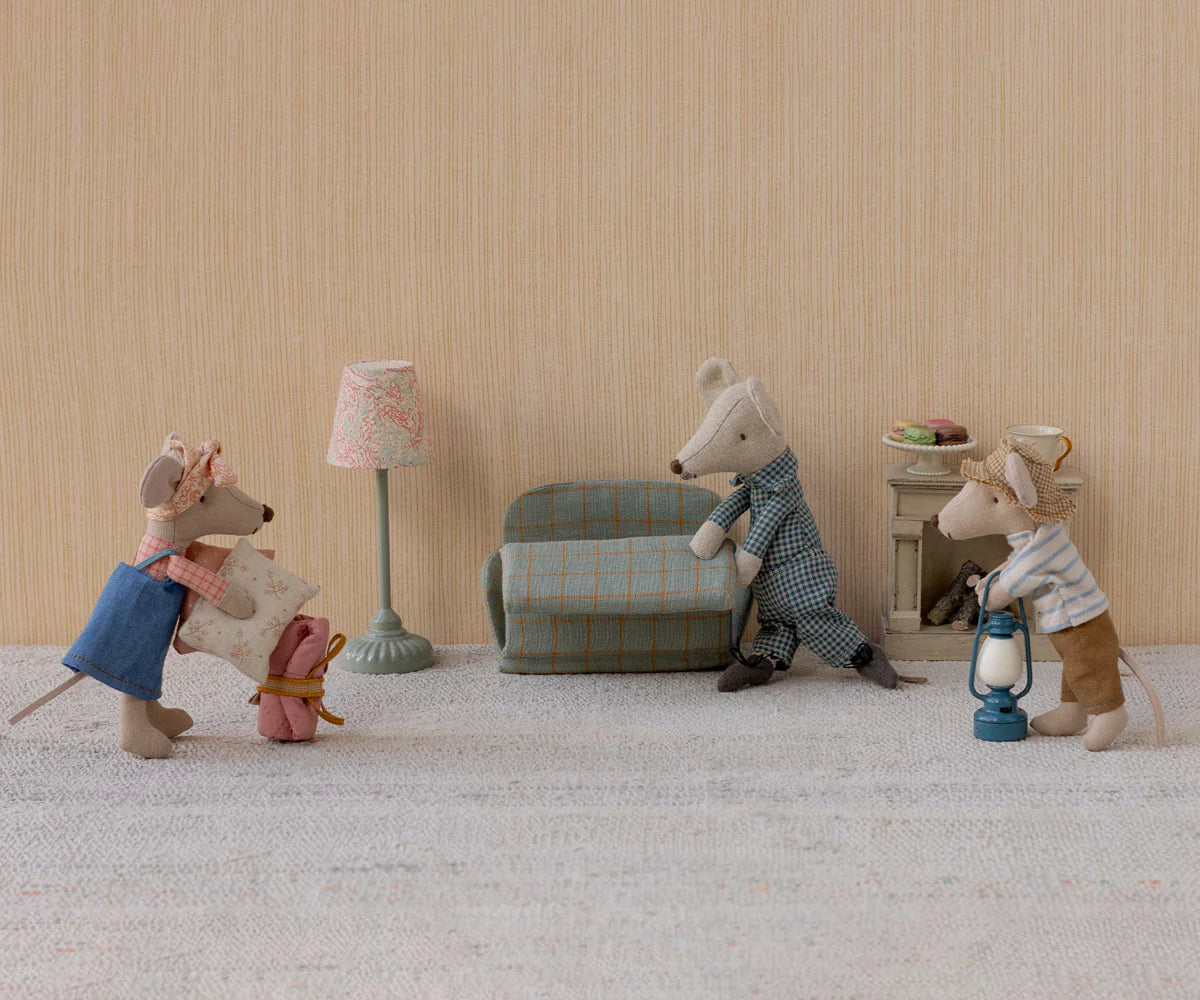 Mint Vintage Floor Lamp for Mouse