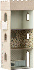 Castle with Kitchen Mouse