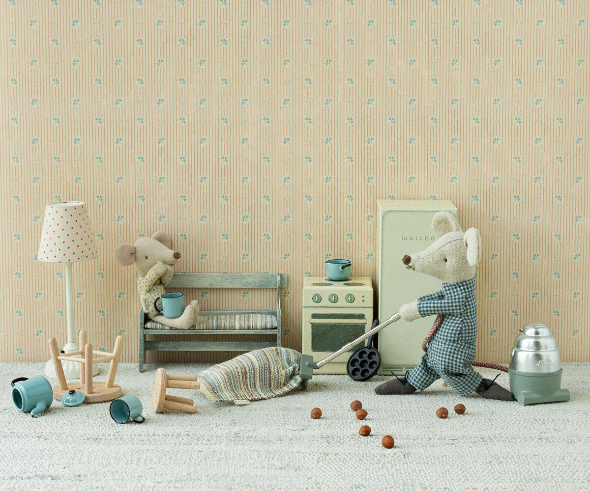 Medium Striped Rug for Mouse