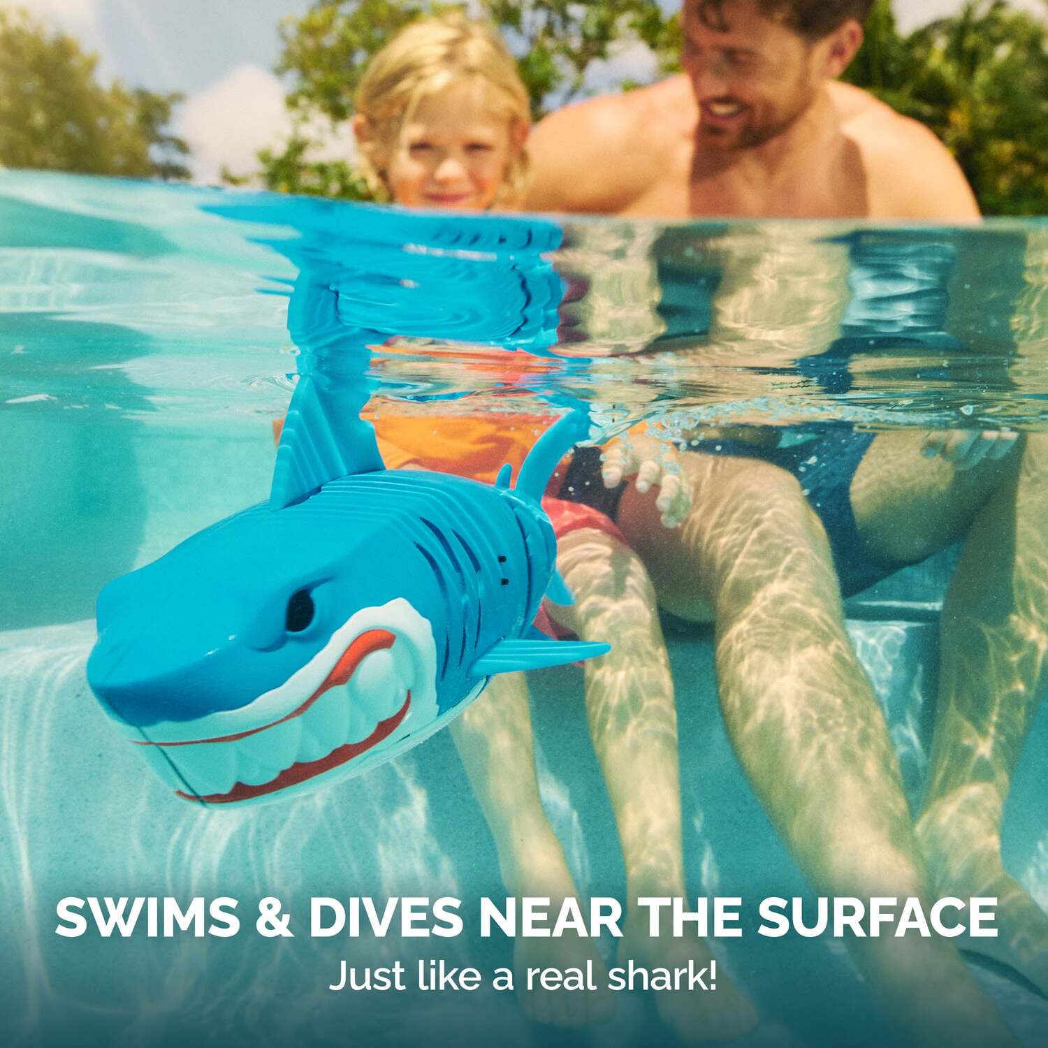 Swimways Rainbow Reef: Finn Diesel Water Activated Shark