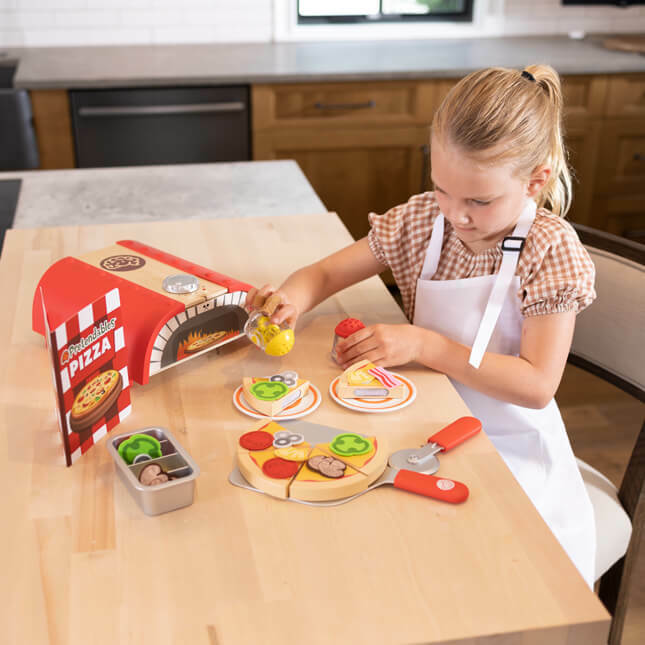 Fat Brain Pretendables Backyard Pizza Oven Set